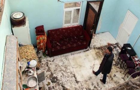 Ardahan'da meydana gelen hortum 100'e yakın evde maddi hasara yol açtı!