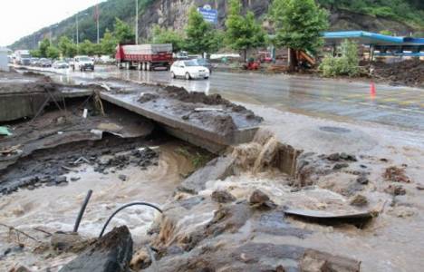 Tekirdağ'da şiddetli yağış nedeniyle ev ve iş yerlerini su bastı! 