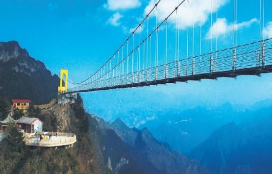 Çin'e 6 milyon TL'lik cam köprü!