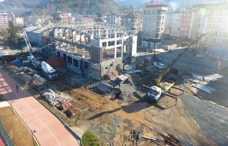 Arhavi Gençlik Merkezi'nde çelik konstrüksiyon çalışmaları başladı!