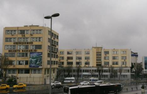 Küçükçekmece Belediyesinin eski hizmet binası yıkıldı!