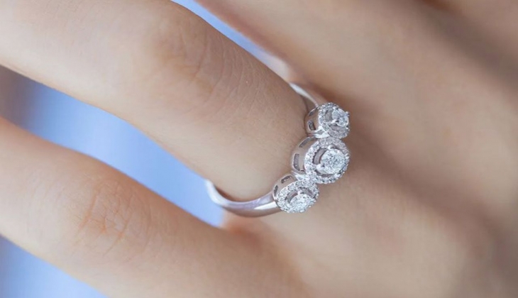 Blue Diamond da 3 taş pırlanta yüzüklere yüzde 40 indirim! 20 Kasım 2022 fiyat listesi...