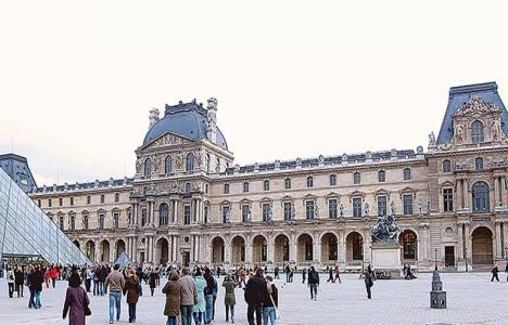 Darphane Louvre müzesini 9.7 milyon kişi ziyaret etti!