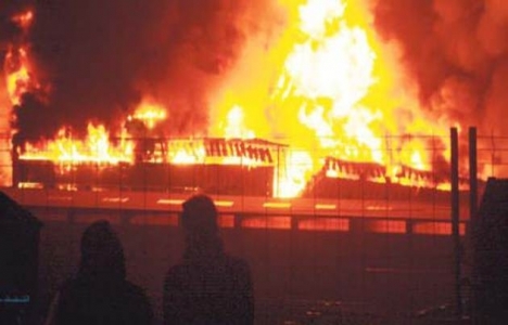 Küçükçekmece Halkalı Gümrüğü'nde yangın çıktı!