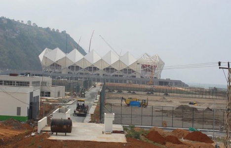 Akyazı Stadı inşaatında çalışan sayısı 3 katına çıkarıldı!