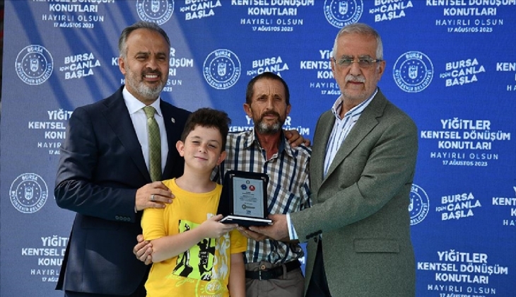 Bursa da kentsel dönüşüm kapsamında, 65 adet konut hak sahiplerine teslim edildi!