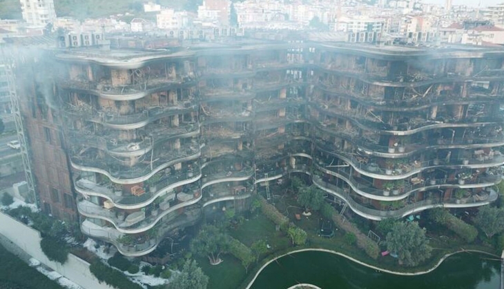 İzmir Narlıdere'deki Folkart Sitesi'nde büyük yangın: 40 dairelik bloktaki evler kullanılamaz hale geldi!