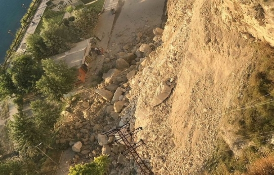 Şanlıurfa Birecik'te 13 ev tahliye edildi!