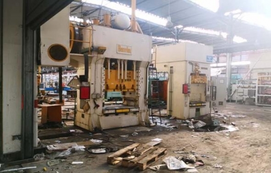 Milyonluk yağma! Uzel in fabrikası talan edildi!