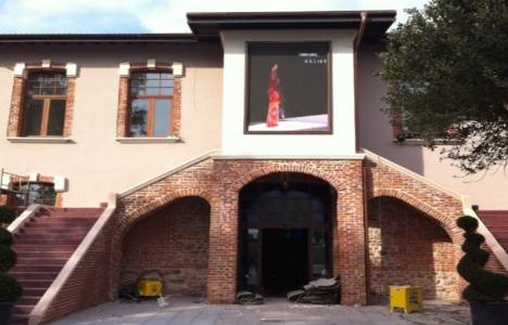 Faruk Saraç Ahırkapı'da Moda Tasarım Yüksek Okulu açtı!