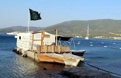 Bodrum Torba'da tekne baraka yıkıldı!