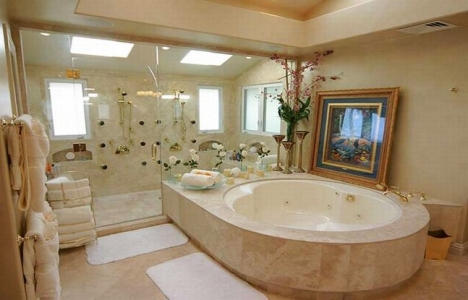 Markalı inşaat büyüdü ‘lüks’ banyolara girdi!