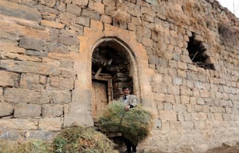 Van'ın Çatak ilçesinde bulunan Ermeni Kilisesi koruma altına alınıyor!