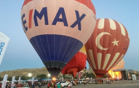 RE/MAX sıcak hava balonuyla Kapadokya'daydı!