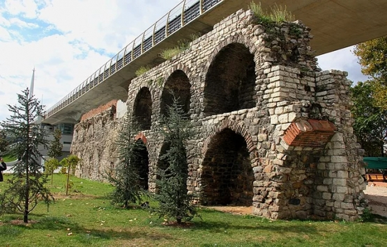 Galata Surları koruma altına alınmalı! 