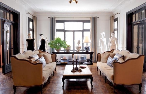 Dilek Hanif evinin kapılarını Alem Dergisi ne açtı!