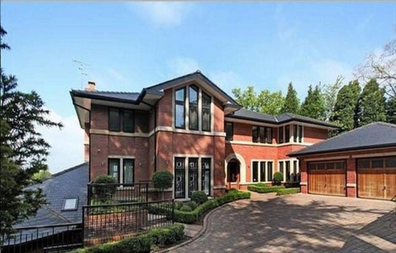 Cristiano Ronaldo İngiltere deki evini 3.6 milyon euroya satıyor!