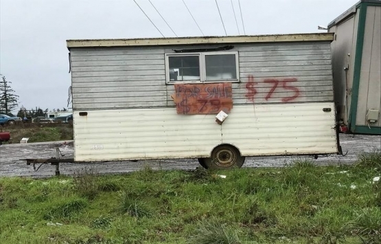 Krediyle ev almak yerine 350 TL ye kendi evini inşa etti! 