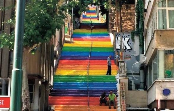 İstanbul'un dik yokuşlarına yürüyen merdiven geliyor!