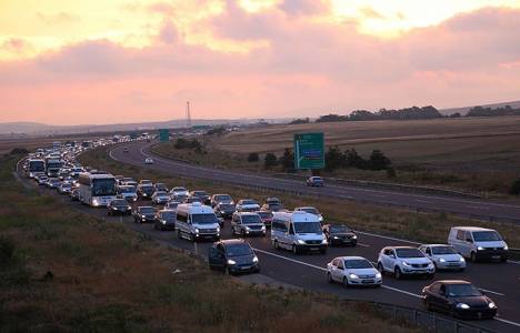 TEM otoyolunda bayram tatili yoğunluğu!