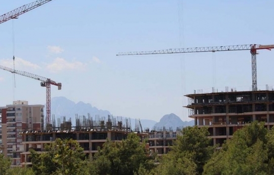 Antalya’da yeşil alan olması için TOKİ’ye verilen arazide rezidans mı yapılıyor?