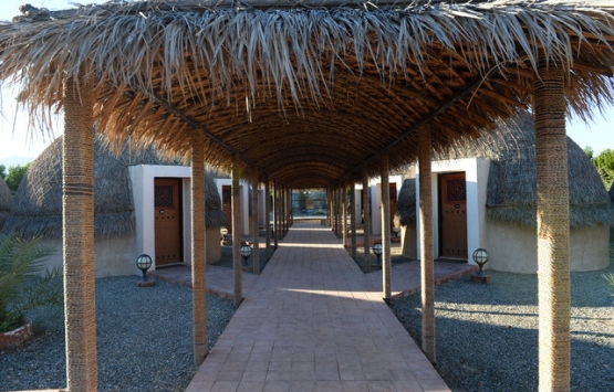 İran'da hurma yapraklarından otel inşa edildi!