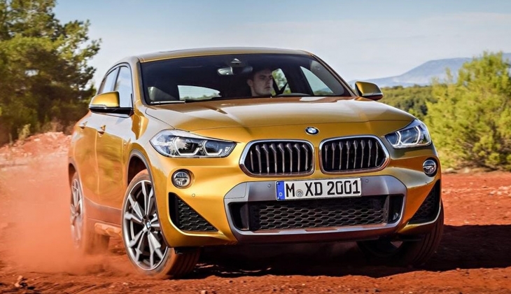 Kendi yolunu çizenlerin aracı BMW X2 bayilerde! Kuralları sevmiyorsanız X2 için acele edin