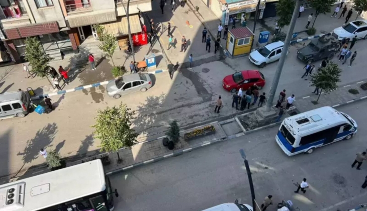 Evini kiralamaktan vazgeçen ev sahibine taşlı sopalı saldırı! 