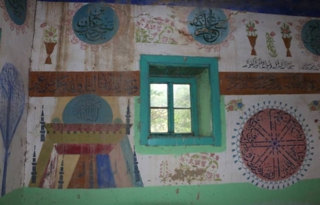 Bayat Camisi restore edilmeyi bekliyor!