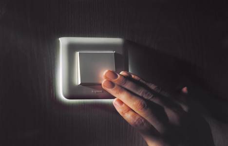 Legrand sistem armada çalışma alanlarınıza dokunuyor!