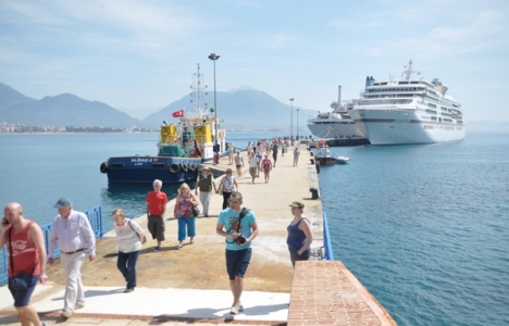 Alanya'ya kruvaziyer ile bin 529 turist geldi!