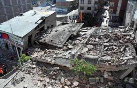 Van'da çökme riski taşıyan 2 bina boşaltıldı!