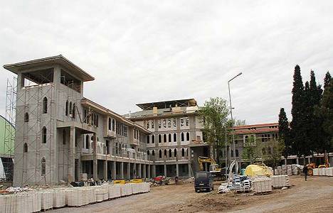  Eski Valilik Konağı arazisinde inşa edilen İmam Hatip Lisesi tamamlanıyor!