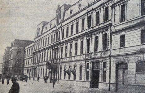 1935 yılında Gümrük Başmüdürlüğü binası denize doğru kayıyor!