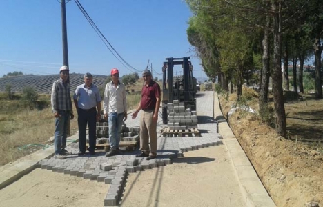 Manisa'da asfaltlama ve parke taşı döşeme çalışmaları sürüyor!