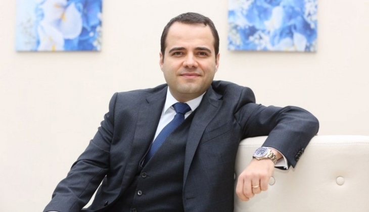 Özgür Demirtaş çileden çıktı! Sen kimsin?