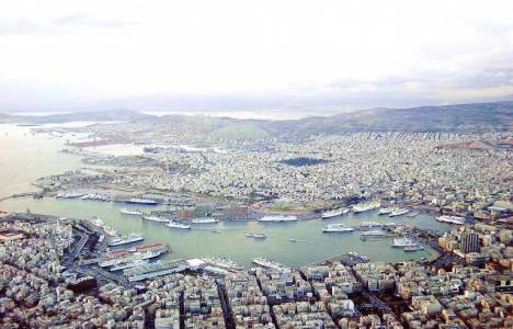 Pire Limanı'nda yaşanan ekonomik sıkıntılar nedeniyle gemiler rotalarını Batı Akdeniz'e çevirdi!