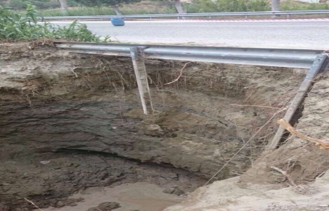 Manisa Zeytinliova'da yol bakım çalışması başladı!