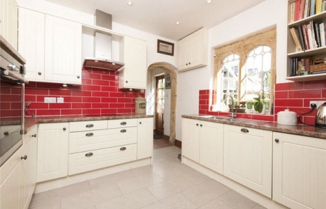 İngiltere deki Molly nin Evi satışa çıktı!