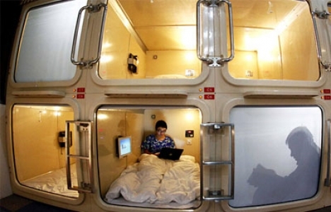 Çin'de 68 odalı kapsül otel hizmete girdi!