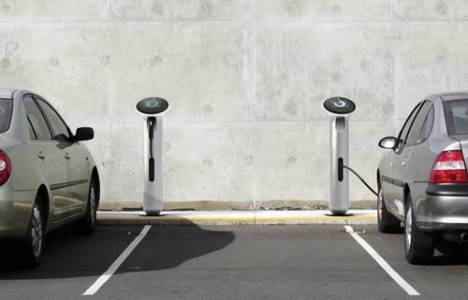 İzmir'de elektrikli araçlar için şarj istasyonu kuruldu!