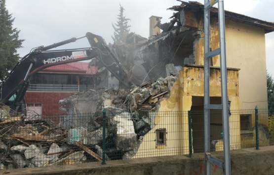 Kahramanmaraş'ta eski binalar yıkılıyor!