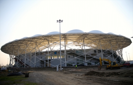Sakaryaspor'un yeni stadında sona yaklaşıldı!