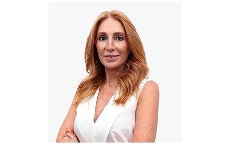 Dilek Hanif evinin kapılarını Alem Dergisi'ne açtı!