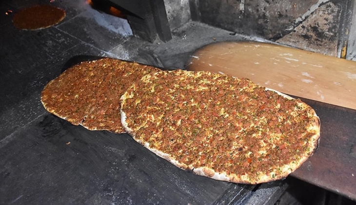 Bodrum da konaklama fiyatları cep yakarken bir lahmacunun fiyatı resmen uçtu! Bu fiyatları görenler yok artık dedi!