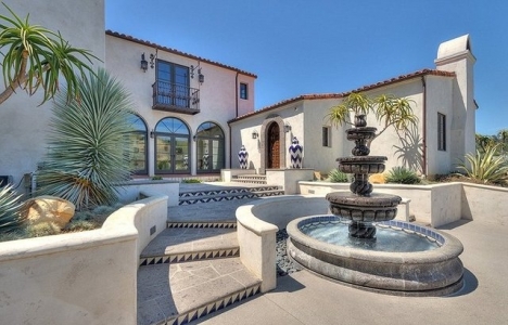 Jennifer Lopez, Beverly Hills den 22.9 milyon dolara malikane alıyor!