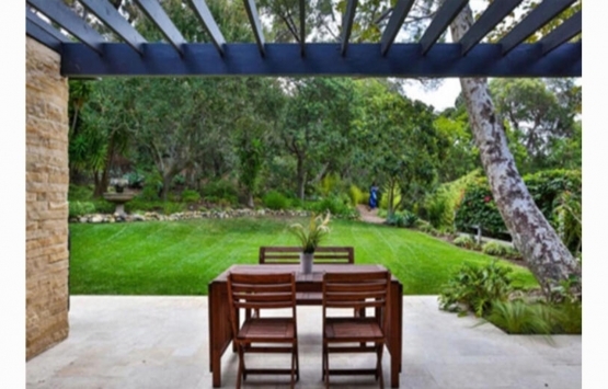 Miley Cyrus Malibu daki evini 1.7 milyon dolara sattı!