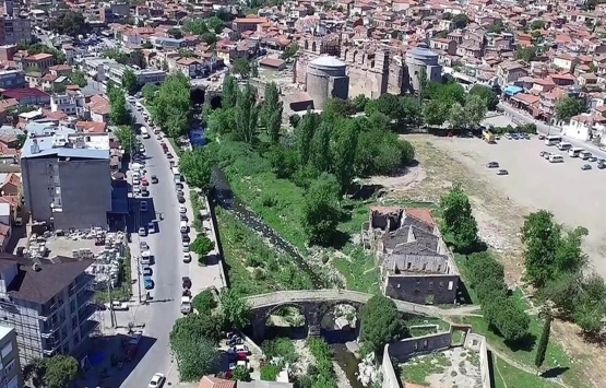 Bergama Millet Bahçesi için 86 dükkan yıkılacak!