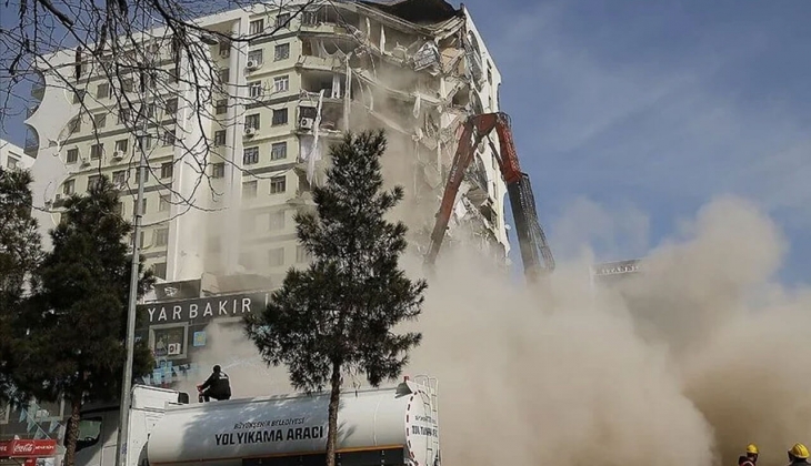 Depremlerde yıkılan Diyar Galeria Sitesi nin bilirkişi raporu açıklandı! Galeria Sitesi neden yıkıldı? Kimler kusurlu?