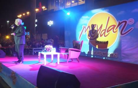 Sunay Akın Meydan Merter AVM'de sevenleri ile sohpet etti!